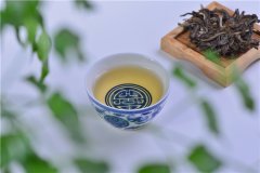 白茶是指茶汤是白色的吗？怎么鉴别白茶的陈茶